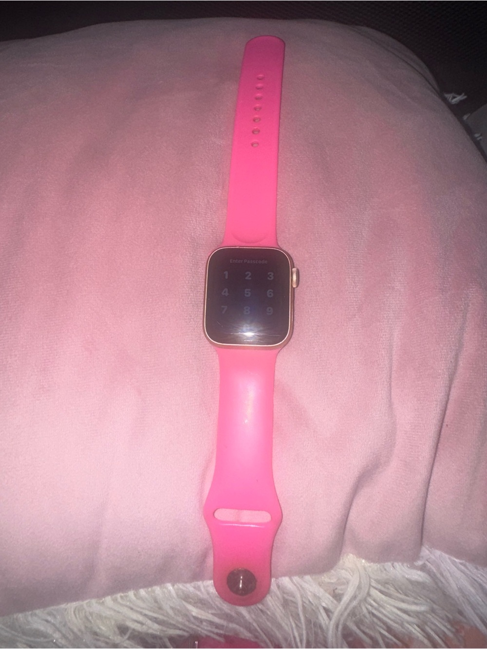 Apple Watch Series 6 40mm (Rose Gold/Pink) - RARE 100% Battery Health!